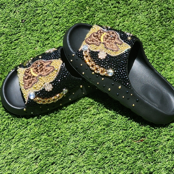 Blinged out ladies' slides - Picture 2 of 4